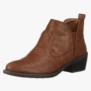 Easy Street Women's Legend Western Ankle Boot